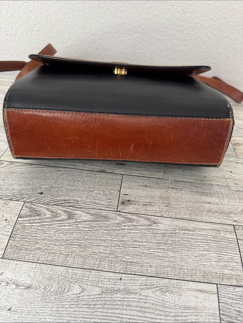 Vintage Bally Black Leather Crossbody with Brown Trim - Picture 5 of 15